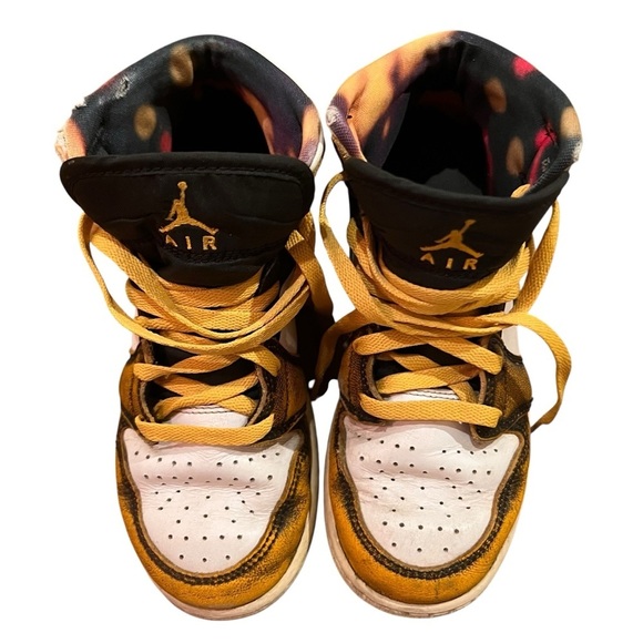 Air Jordan 1 Mid SE Lakers Yellow Black White High Top Sneakers - Picture 7 of 10